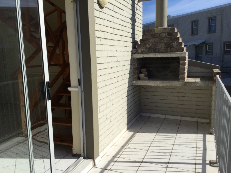 To Let 1 Bedroom Property for Rent in Humewood Eastern Cape
